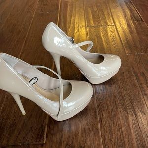 Platform Steve Madden pumps with strap